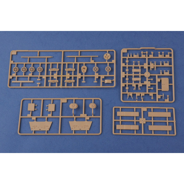 Т-20 "Комсомолець" радянський броньований тягач 1/35 HobbyBoss 83848