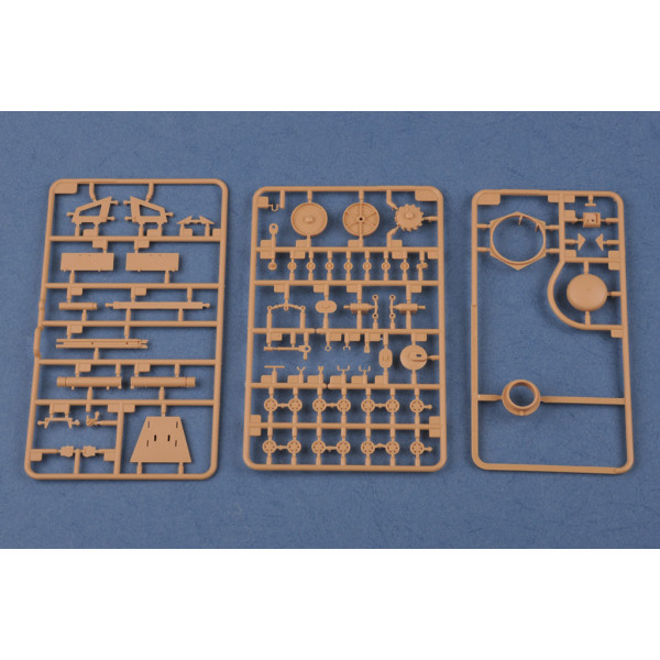 Soviet Su-18 SPH  1/35 HobbyBoss 83875