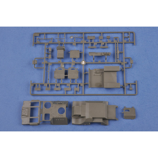 French VBL Milan armor car 1/35 HobbyBoss 83877