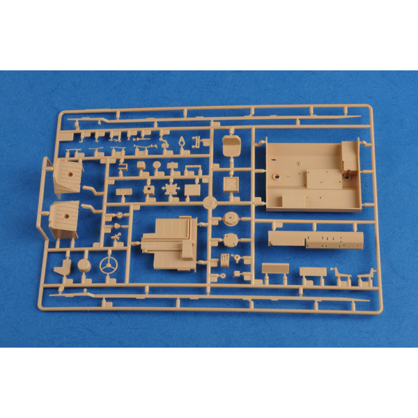     Soviet SS-23 Spider Tactical Ballistic Missile  1/35 HobbyBoss 85505