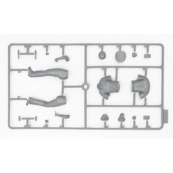 British Police Female Officer   1/16 ICM 16009