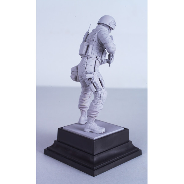 Командир групи S.W.A.T. 1/16 ICM 16101