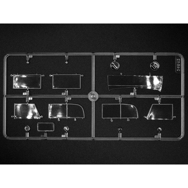 Type G4 з MG 34 та німецьким штабним персоналом 1/24  ICM 24024