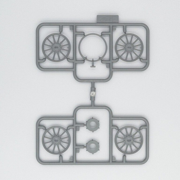 Type AG 1910 Paris Taxi, Ford Model T  1/24 ICM 24030