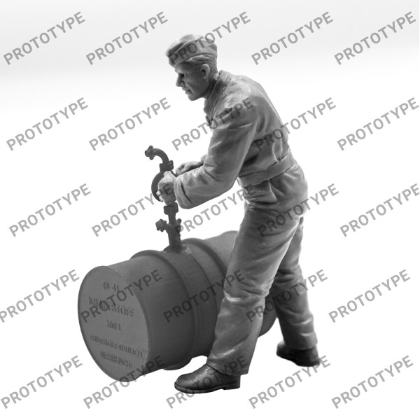 German Luftwaffe Ground Personnel (1939-1945) (3 figures) 1/32 ICM 32109