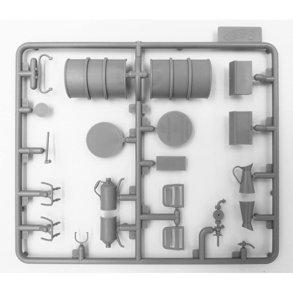 German Luftwaffe Ground Personnel (1939-1945) (3 figures) 1/32 ICM 32109