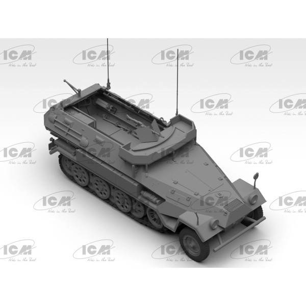 ‘Beobachtungspanzerwagen’ Sd.Kfz.251/18 Ausf.A з екіпажем 1/35 ICM 35105