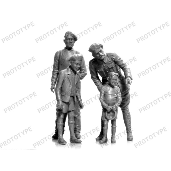 FCM 36 з французьким танковим екіпажем 1/35 ICM 35338