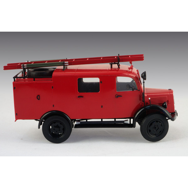 L1500S LF 8, Німецький легкий пожежний автомобіль  1/35 ICM 35527