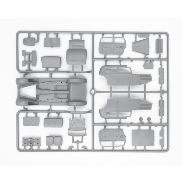 Тип 320 (W142) седан з німецьким штабним персоналом 1/35 ICM 35539