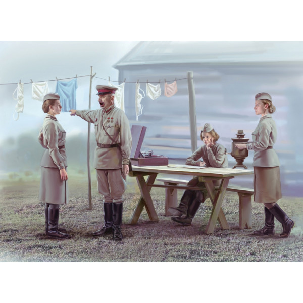 Радянські жінки-військовослужбовці (1939-1942) 1/35 ICM 35621