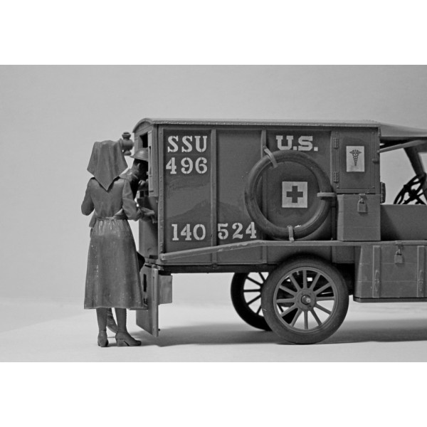 Модель T 1917 санітарна, з американським медичним персоналом 1/35  ICM 35662