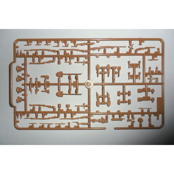 German Infantry in Gas Masks (1918) (4 figures) 1/35 ICM 35695