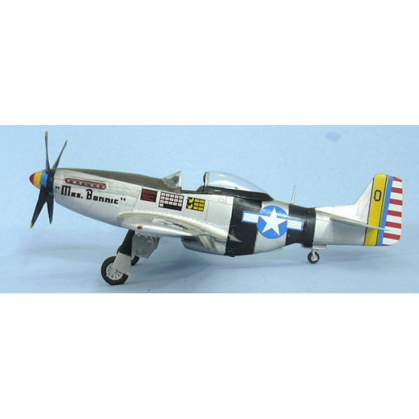Мустанг P-51 Д-15, америк-й. винищувач ІІ Світ. війни 1/48  ICM 48151