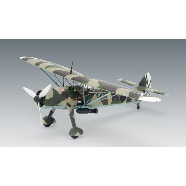 Hs 126A-1 з бомботримачів, Літак-розвідник Легіону "Кондор" 1/48  ICM 48213