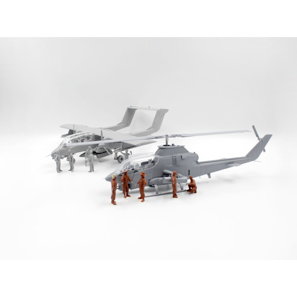 "FORWARD BASE" Cobra AH-1G + Bronco OV-10A with pilots and ground personnel 1/48 ICM 48303
