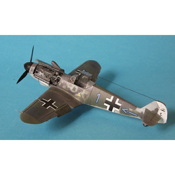 Bf 109F-4 with German Luftwaffe Personnel 1/48 ICM 48804
