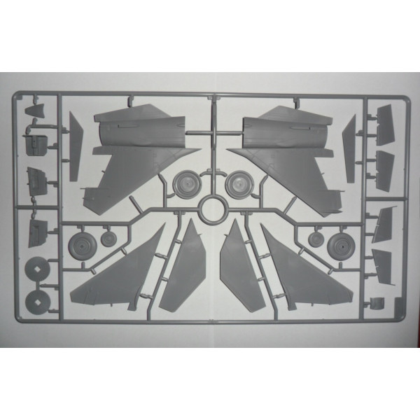 МіГ-25 РБ, радянський літак-розвідник 1/48  ICM 48902