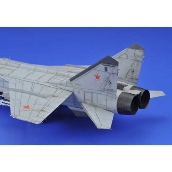 МіГ-31 Радянський важкий перехоплювач  1/72 ICM 72151