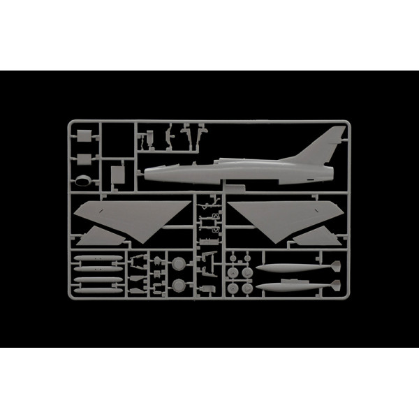 F-100F Super Sabre  1/72 Italeri  1398