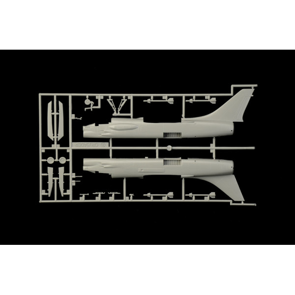 F-8E Crusader 1/72 Italeri  1456
