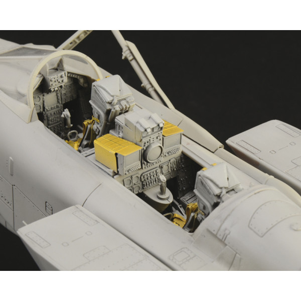 Літак TORNADO GR. 4  1/32 Italeri  2513