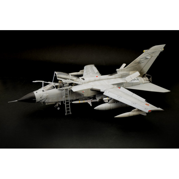 Літак Tornado ECR 1/32 Italeri  2517