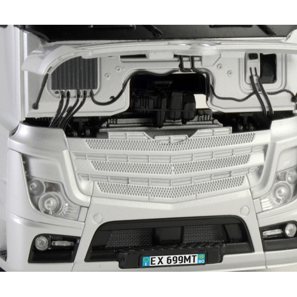 Автомобіль Mercedes Benz Actros MP4 Gigaspace 1/24 Italeri  3905