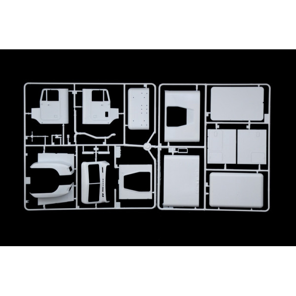 Freightliner FLD 120 Special 1/24  Italeri 3925