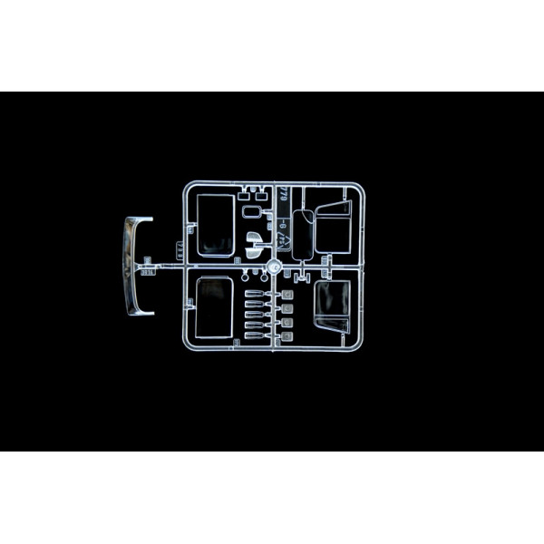 Freightliner FLD 120 Special 1/24  Italeri 3925