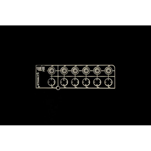 Автомобіль Tecnokar Trailer with 20' Tank 1/24 Italeri  3929