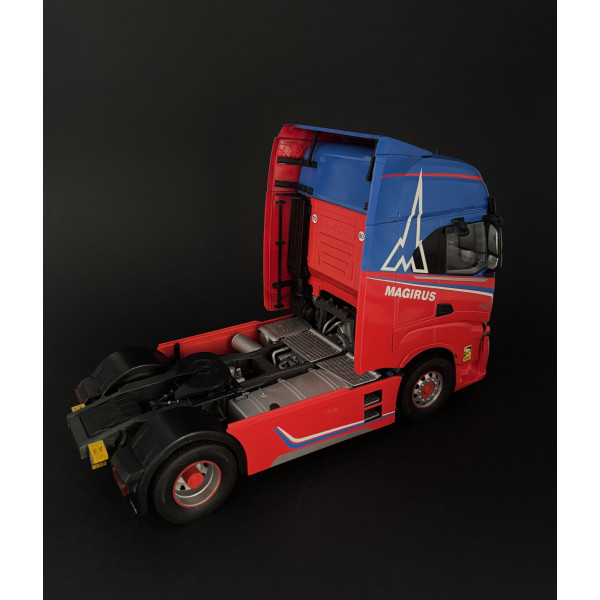 IVECO S-WAY 1/24  Italeri 3963