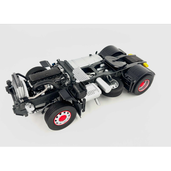 IVECO S-WAY 1/24  Italeri 3963