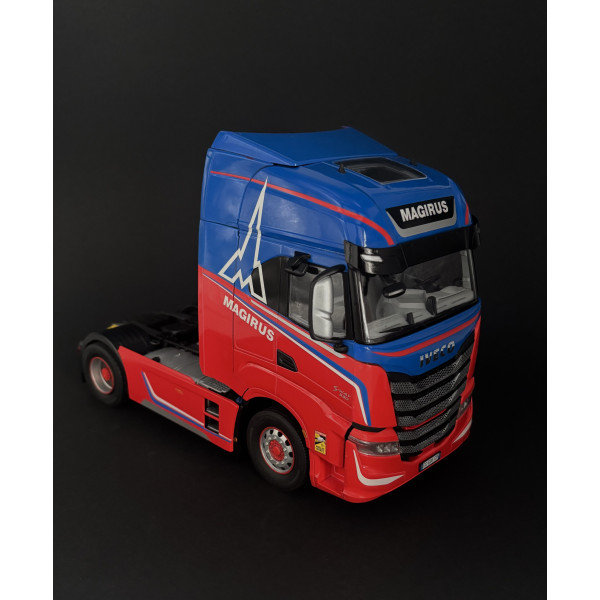 IVECO S-WAY 1/24  Italeri 3963
