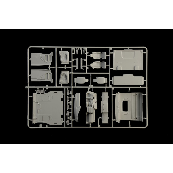 Scania S770 4x2 Normal Roof "Grey Cab" 1/24  Italeri 3971