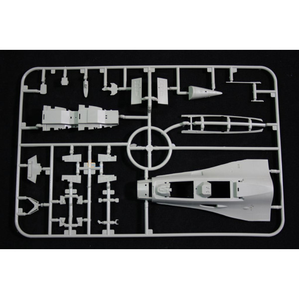 General Dynamics F-16D Block 50 - USAF Viper 2 seat  1/48 Kinetic 48005