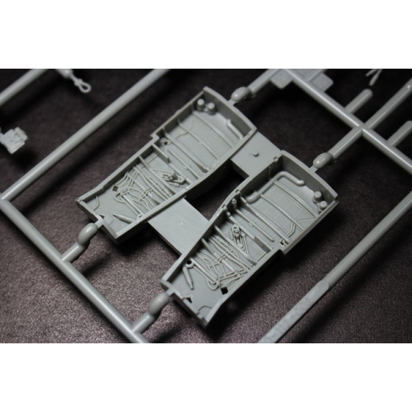  F/A-18C US Navy, Swiss & Topgun  1/48 Kinetic 48031