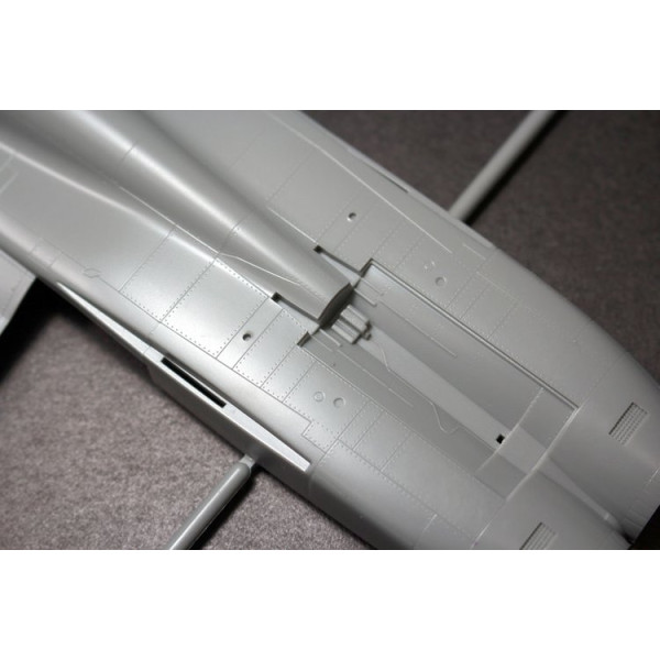  F/A-18C US Navy, Swiss & Topgun  1/48 Kinetic 48031