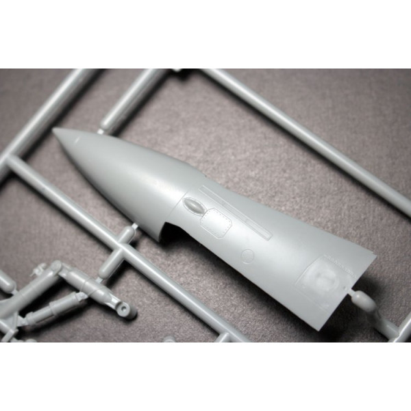  F/A-18C US Navy, Swiss & Topgun  1/48 Kinetic 48031