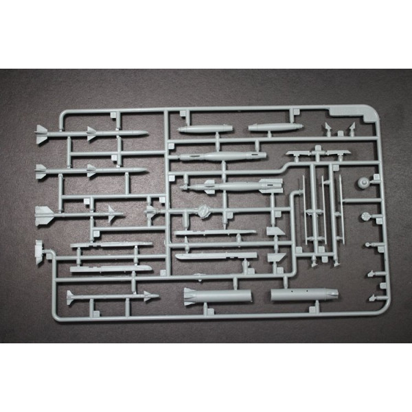  F/A-18C US Navy, Swiss & Topgun  1/48 Kinetic 48031
