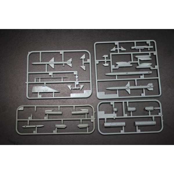  F/A-18C US Navy, Swiss & Topgun  1/48 Kinetic 48031