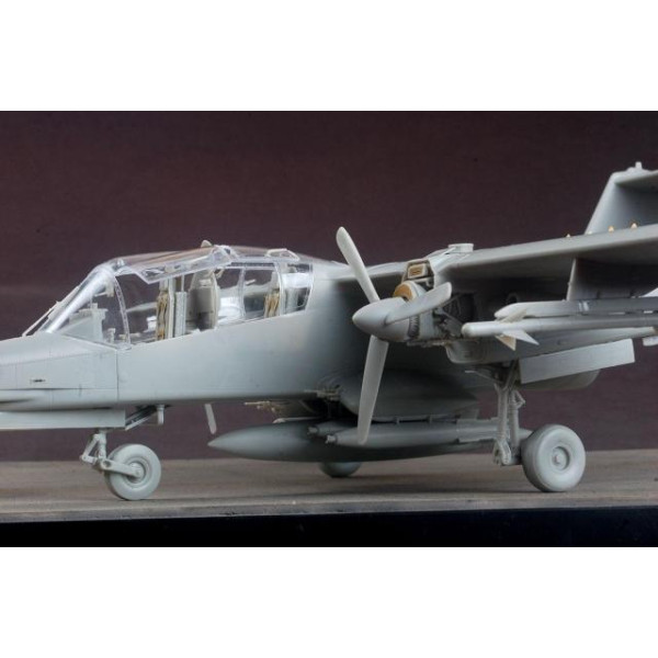 Grumman OV-10D Bronco 1/32 Kitty Hawk 32003