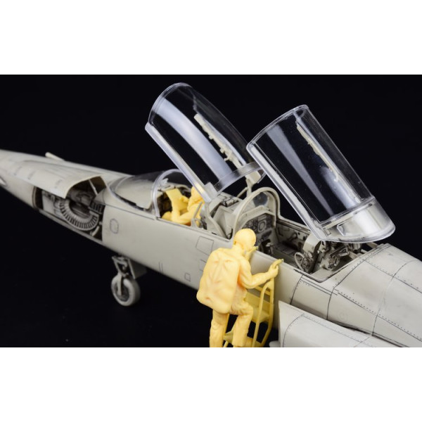  F-5F "Tiger" II 1/32 Kitty Hawk KH32019