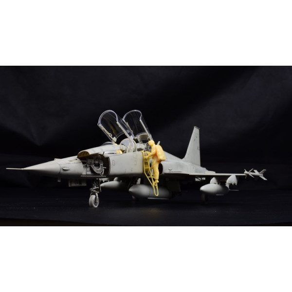  F-5F "Tiger" II 1/32 Kitty Hawk KH32019