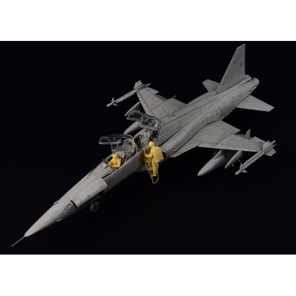  F-5F "Tiger" II 1/32 Kitty Hawk KH32019