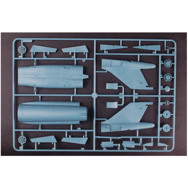 American fighter F-101 A/C Voodoo 1/48 Kitty Hawk 80115