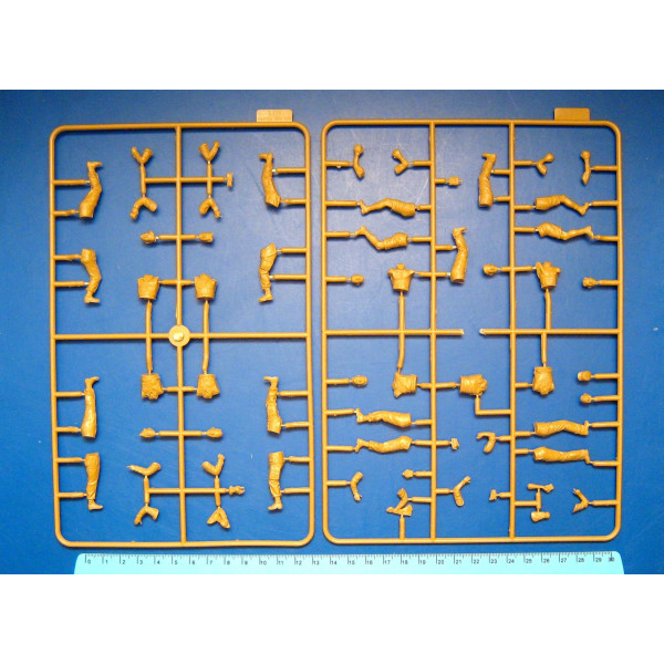 "Friendly boxing match" British and American paratroopers, World War II Era 1/35 MasterBox 35150