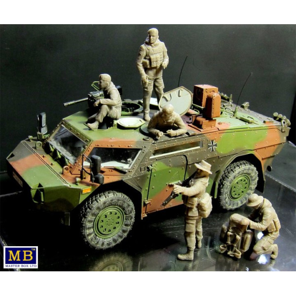 Bundeswehr, German Military Men, Present Day  1/35 MasterBox 35195