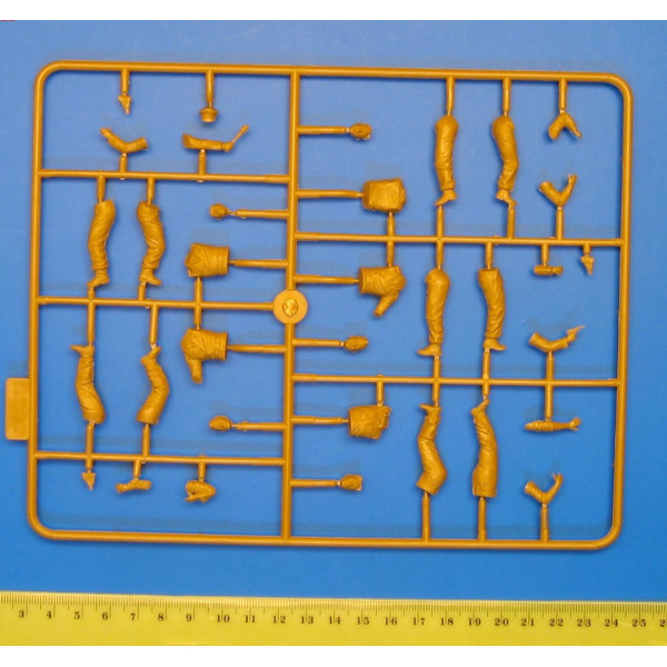  German Tank Crew, Kursk, 1943 1/35 MasterBox 3536