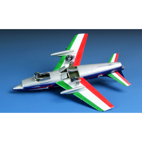 G.91R Light Fighter-Bomber  1/72 Meng model ds-004